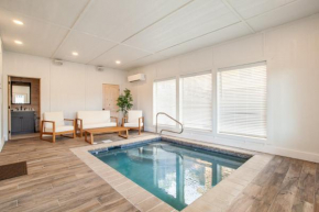 NEW Modern Cabin 1 mi to Pkwy Pool Hot Tub